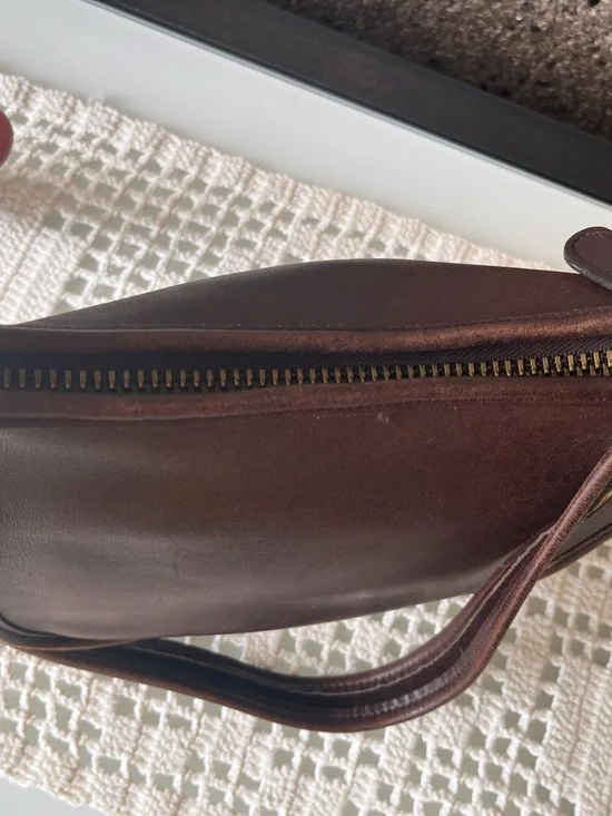 Vintage Janice Coach Brown Leather Crossbody Bag with bronze hardware made in DR - Picture 10 of 15